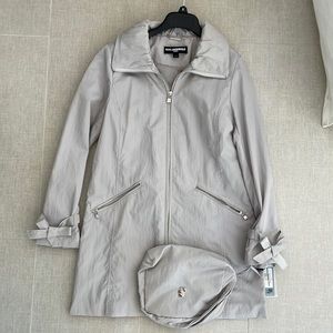 Karl Lagerfeld Paris Solver- gray hooded rain jacket with storage pouch